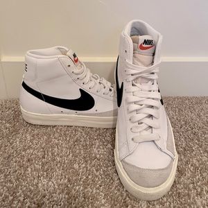 Nike Blazer Mid ‘77